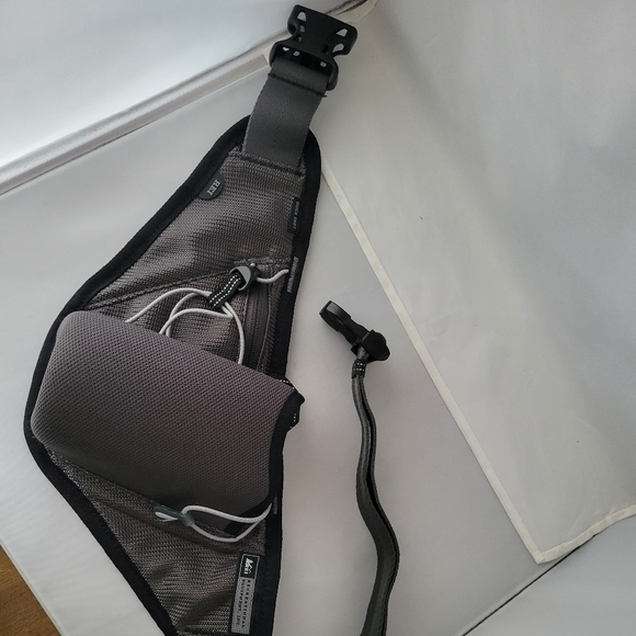 REI Bags Rei Unisex Runners Hip Pack With Water Bottle Holder And